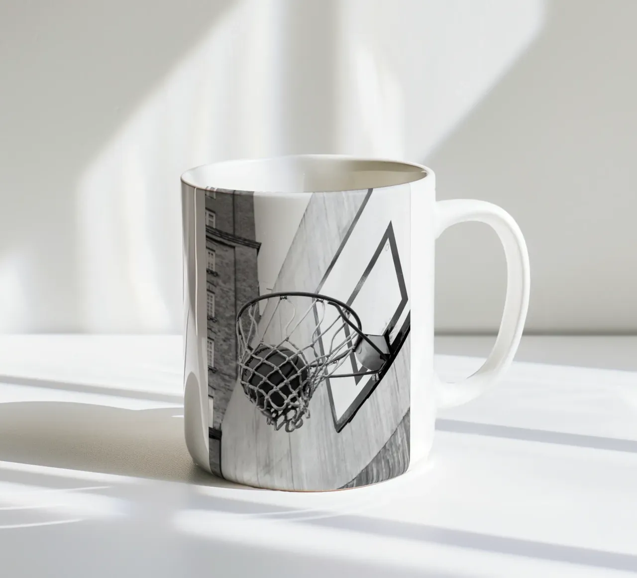 pallacanestro tazza in ceramica da Harley Wood