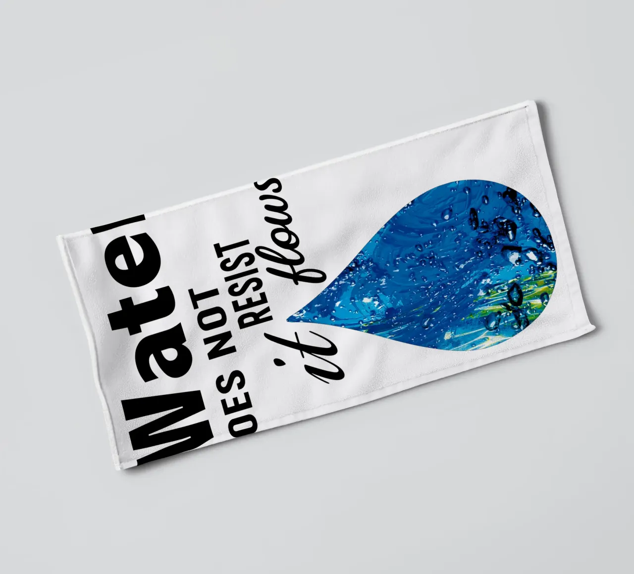 Water does not resist; it flows. asciugamano da bagno da Vintage Van Gogh