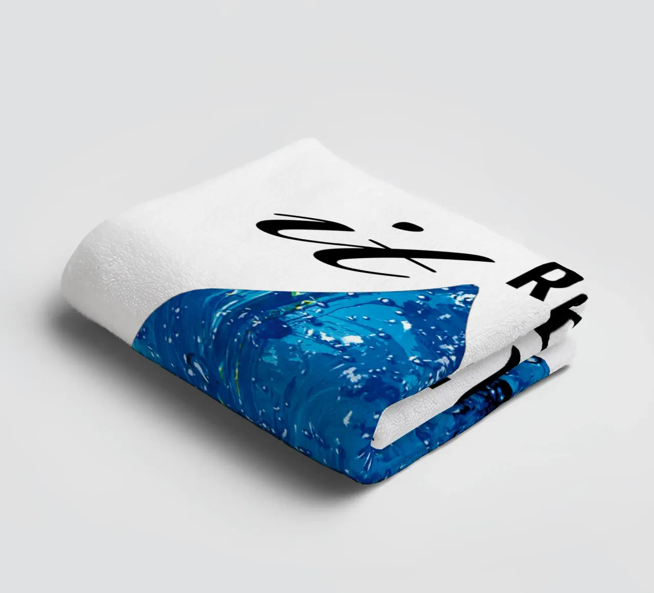Water does not resist; it flows. asciugamano da bagno da Vintage Van Gogh