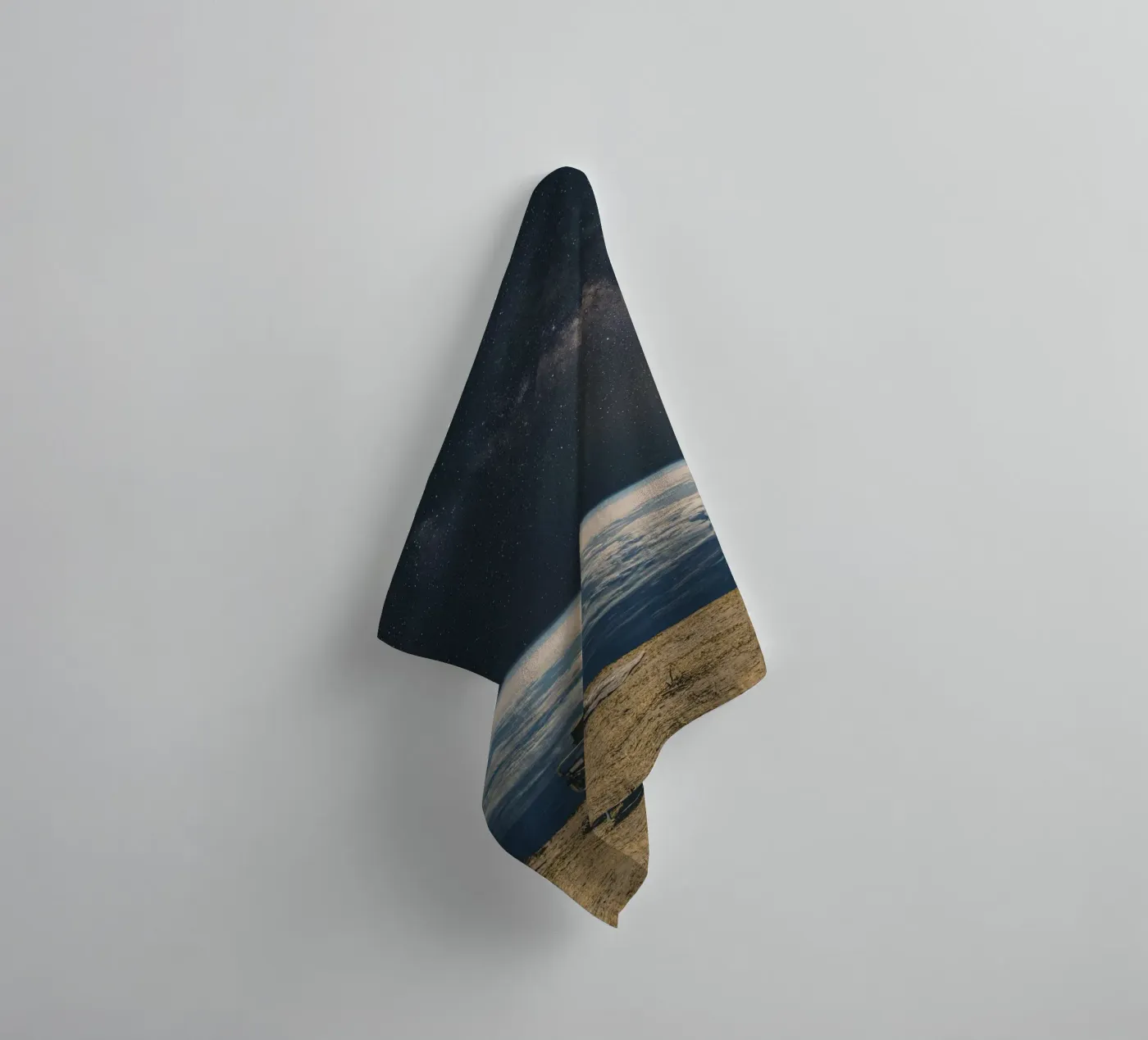 Outsider towel by Dapidoka