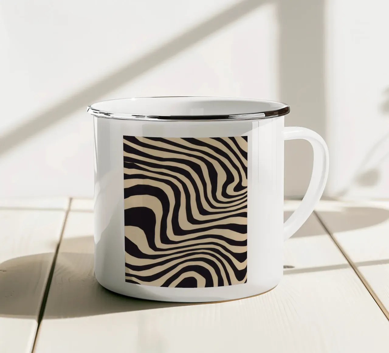 Strisce zebrate fluide tazza in smalto da Frosh Pallete