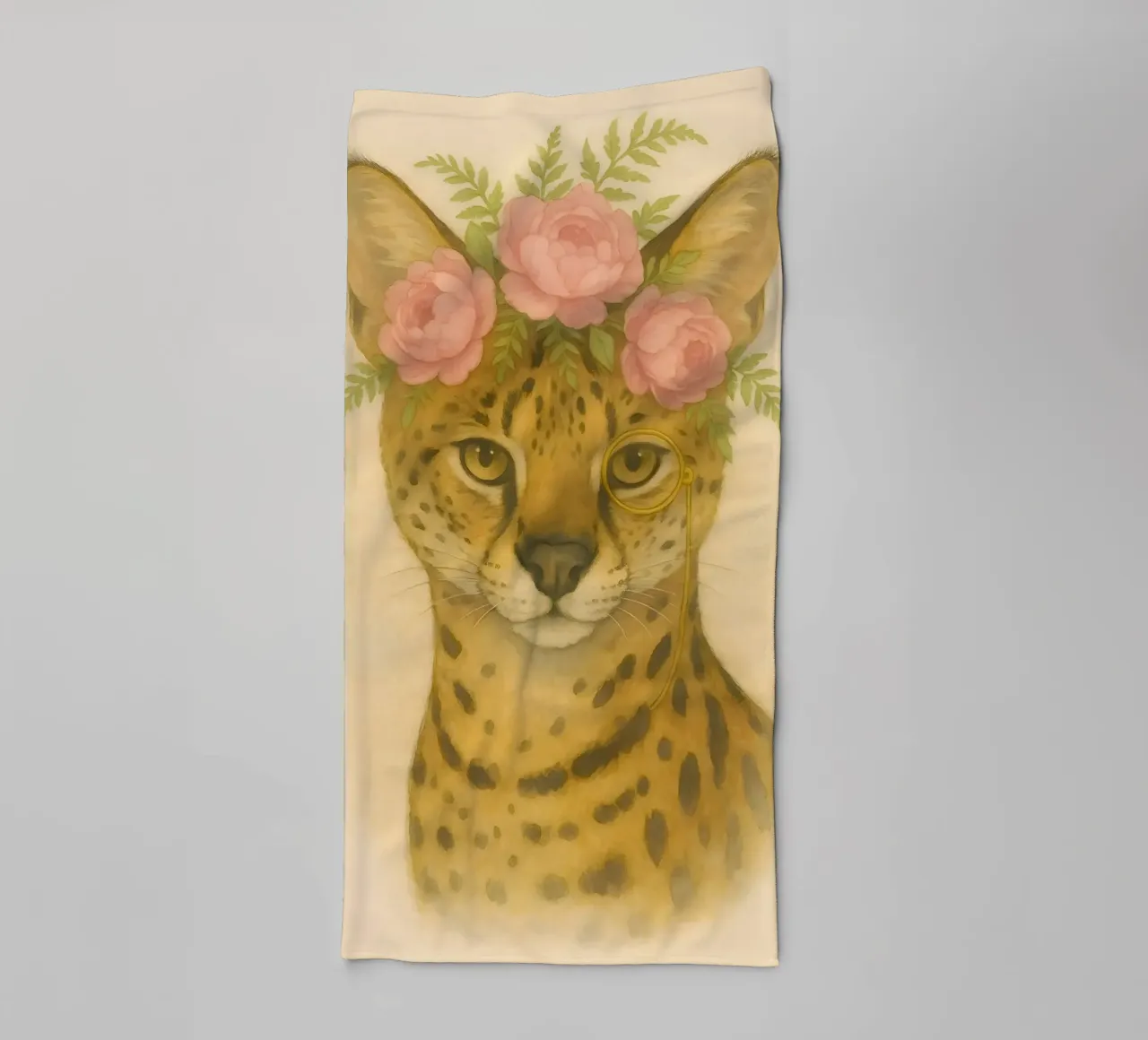 Regal Wild: Serval in fiore asciugamano da bagno da Graceful Desine