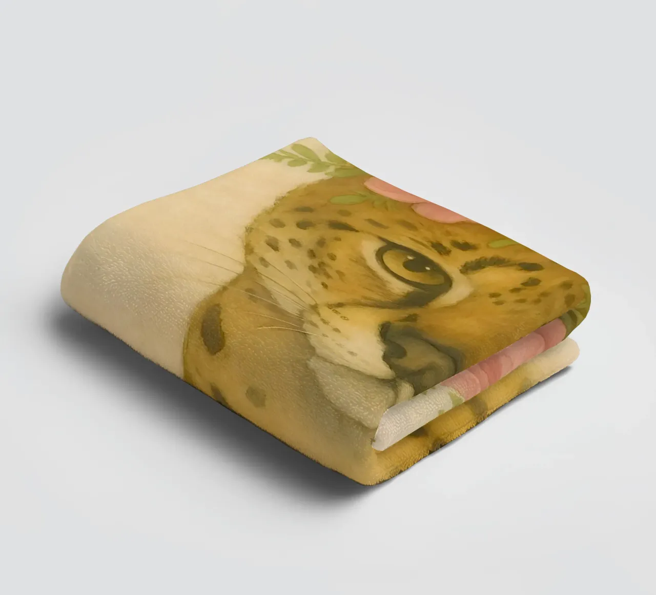 Regal Wild: Serval in fiore asciugamano da bagno da Graceful Desine