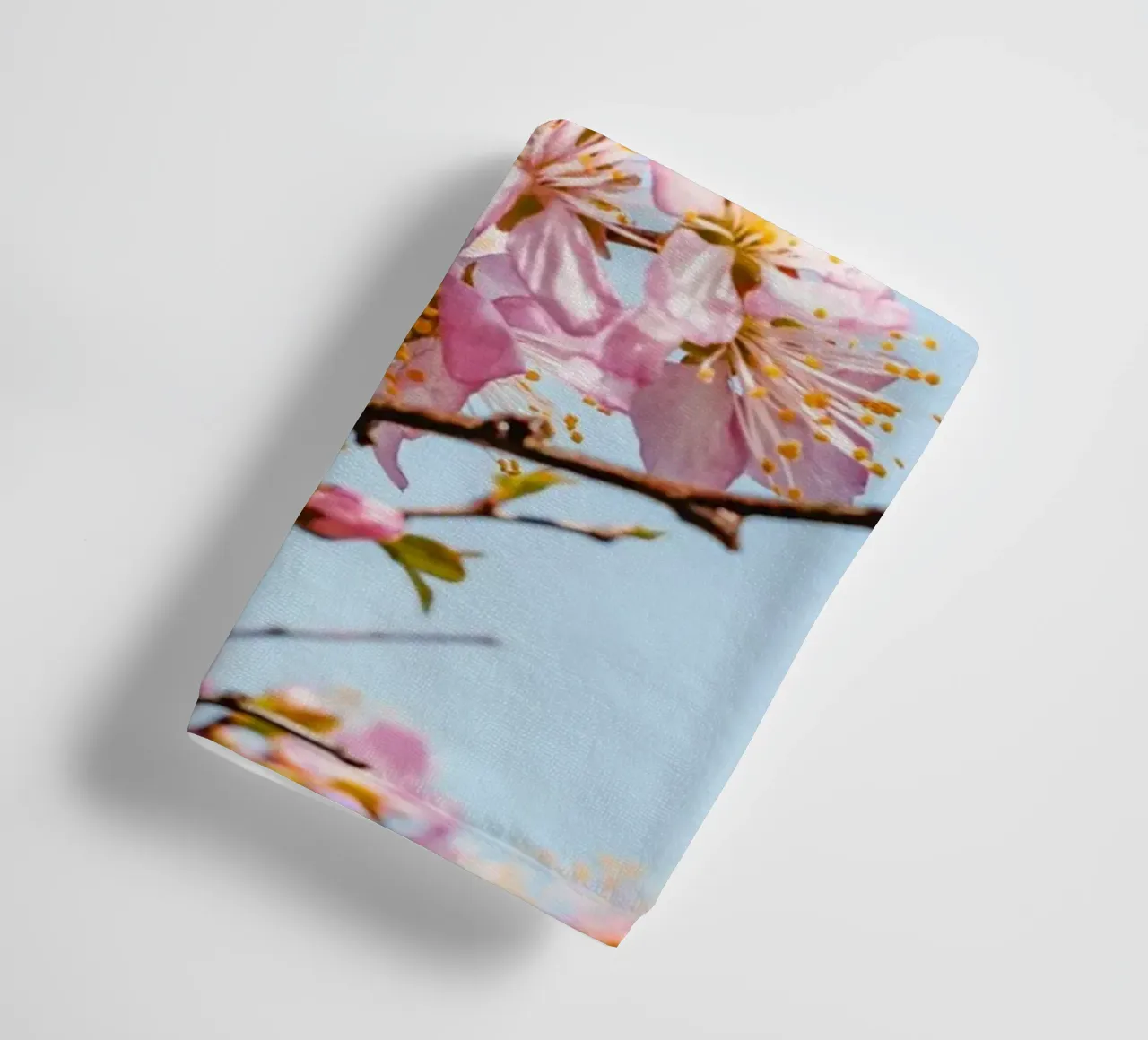 Fiori di ciliegio rosa asciugamano da bagno da Marcel Bisig