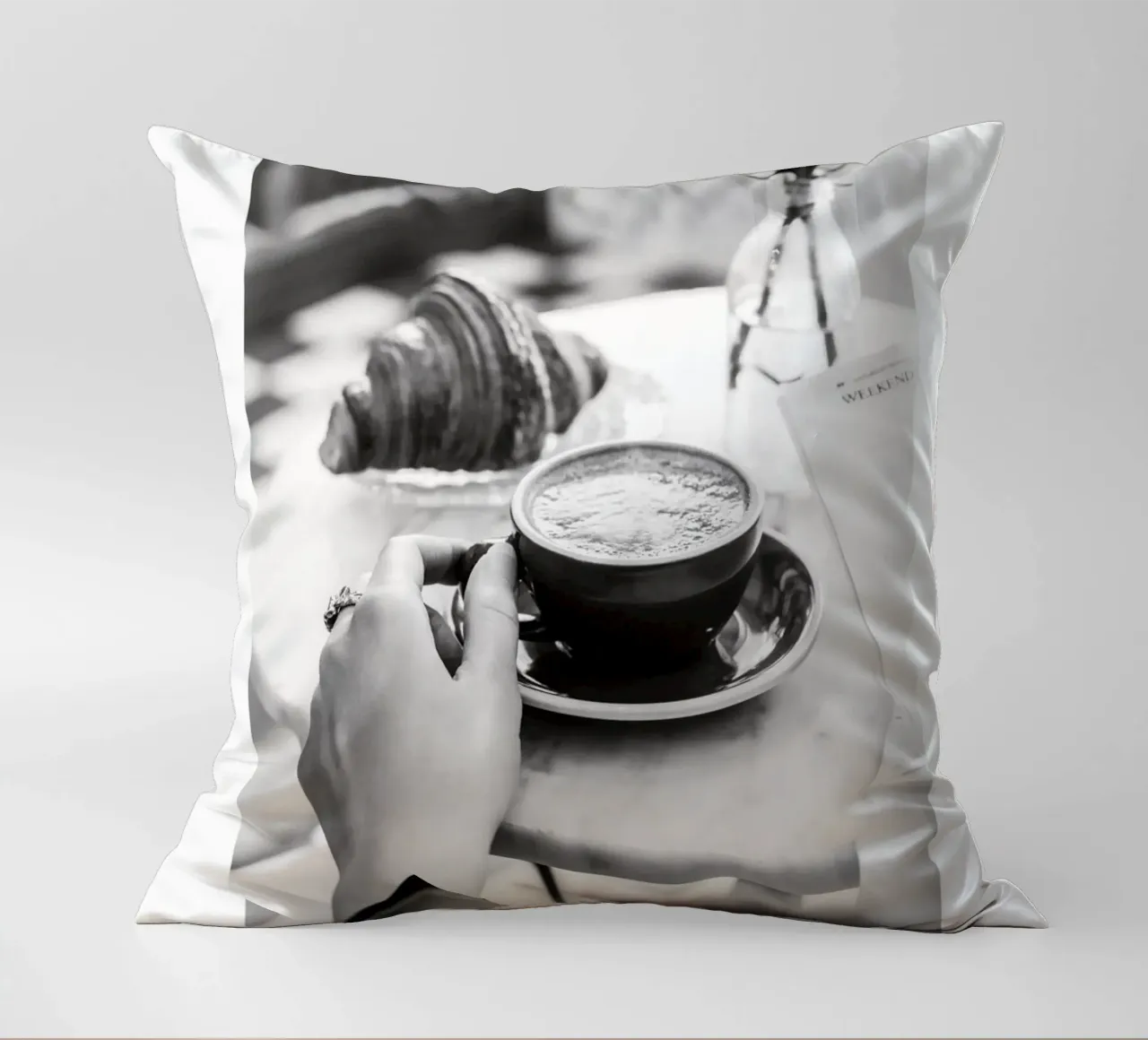 caffè cuscino da Alexa Bell