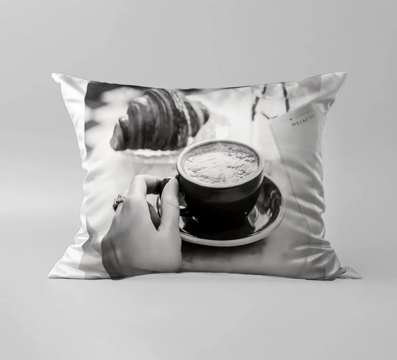 caffè cuscino da Alexa Bell