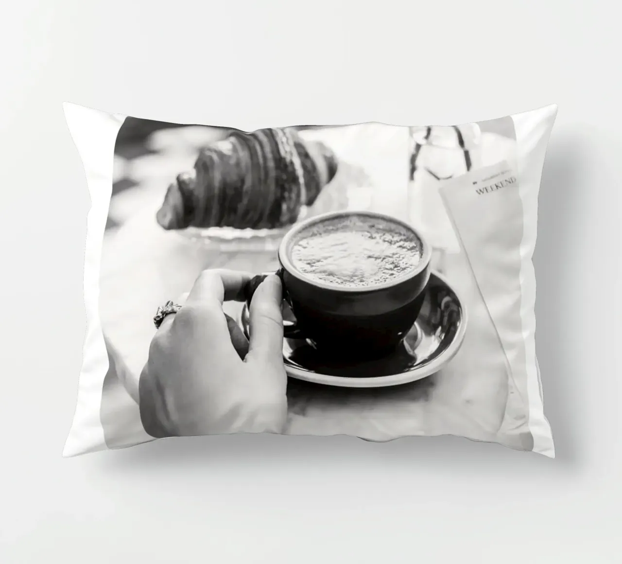 caffè cuscino da Alexa Bell