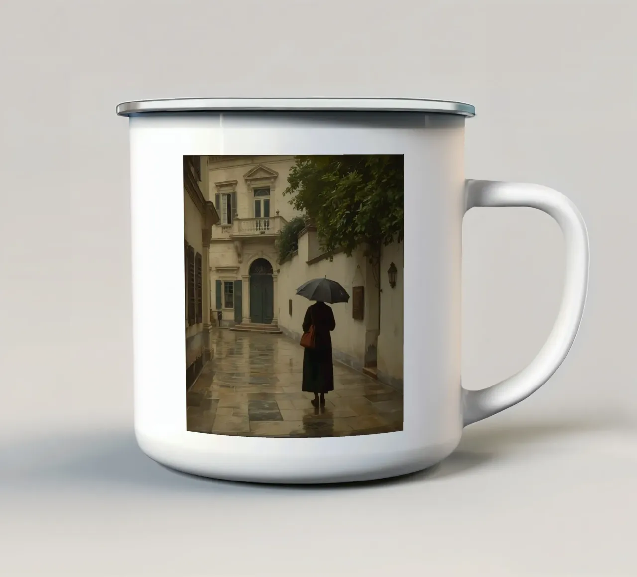 Donna che cammina con l'ombrello in un giorno di pioggia in una strada storica tazza in smalto da DesignDoodle