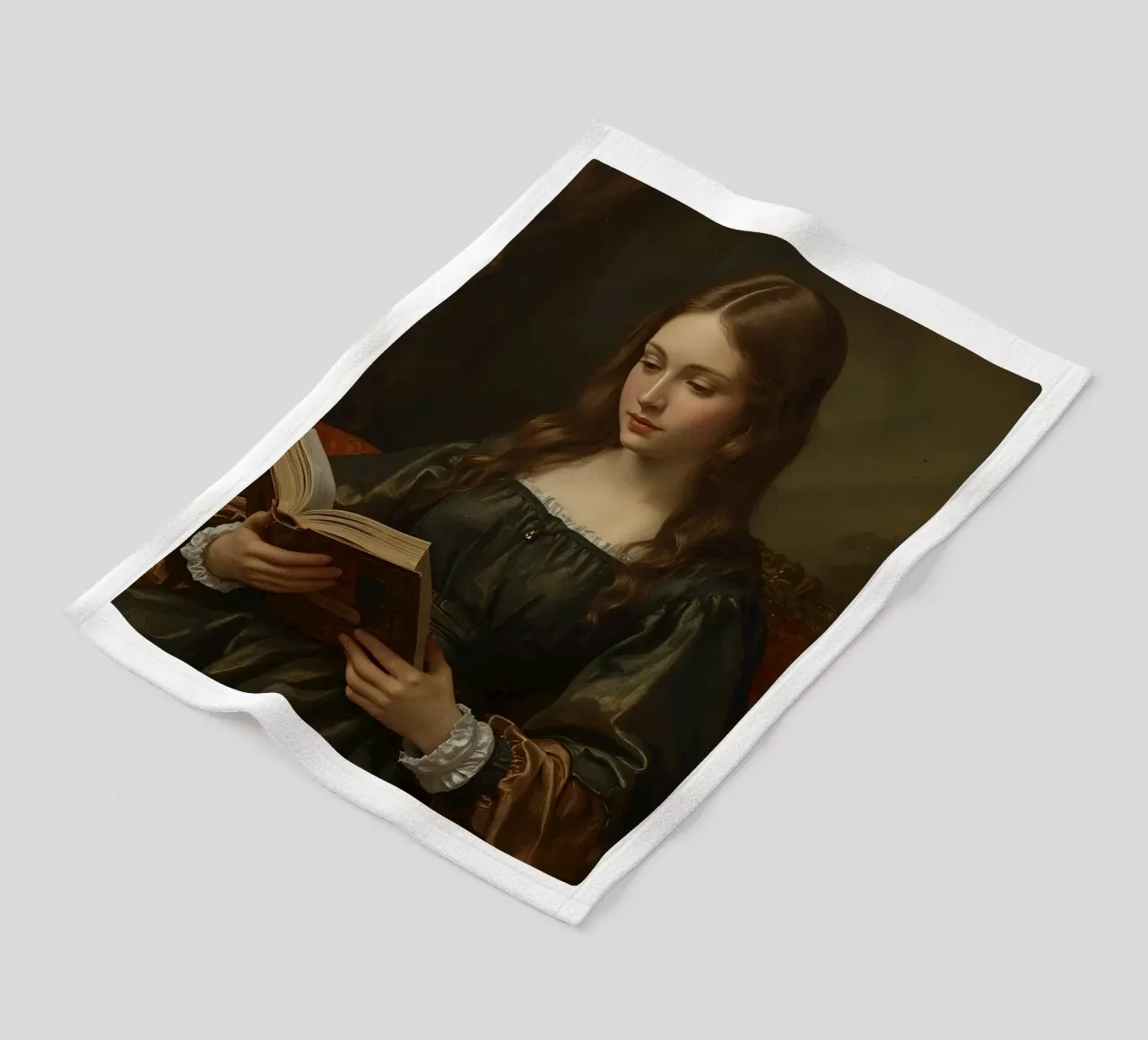 Giovane ragazza intenta a leggere un libro in una stanza elegante coperta in pile da DesignDoodle