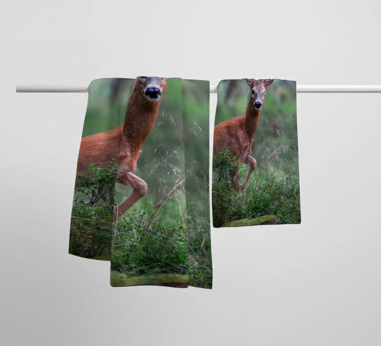 Rehwild blinzelt Handtuch von Tom's Wildlife