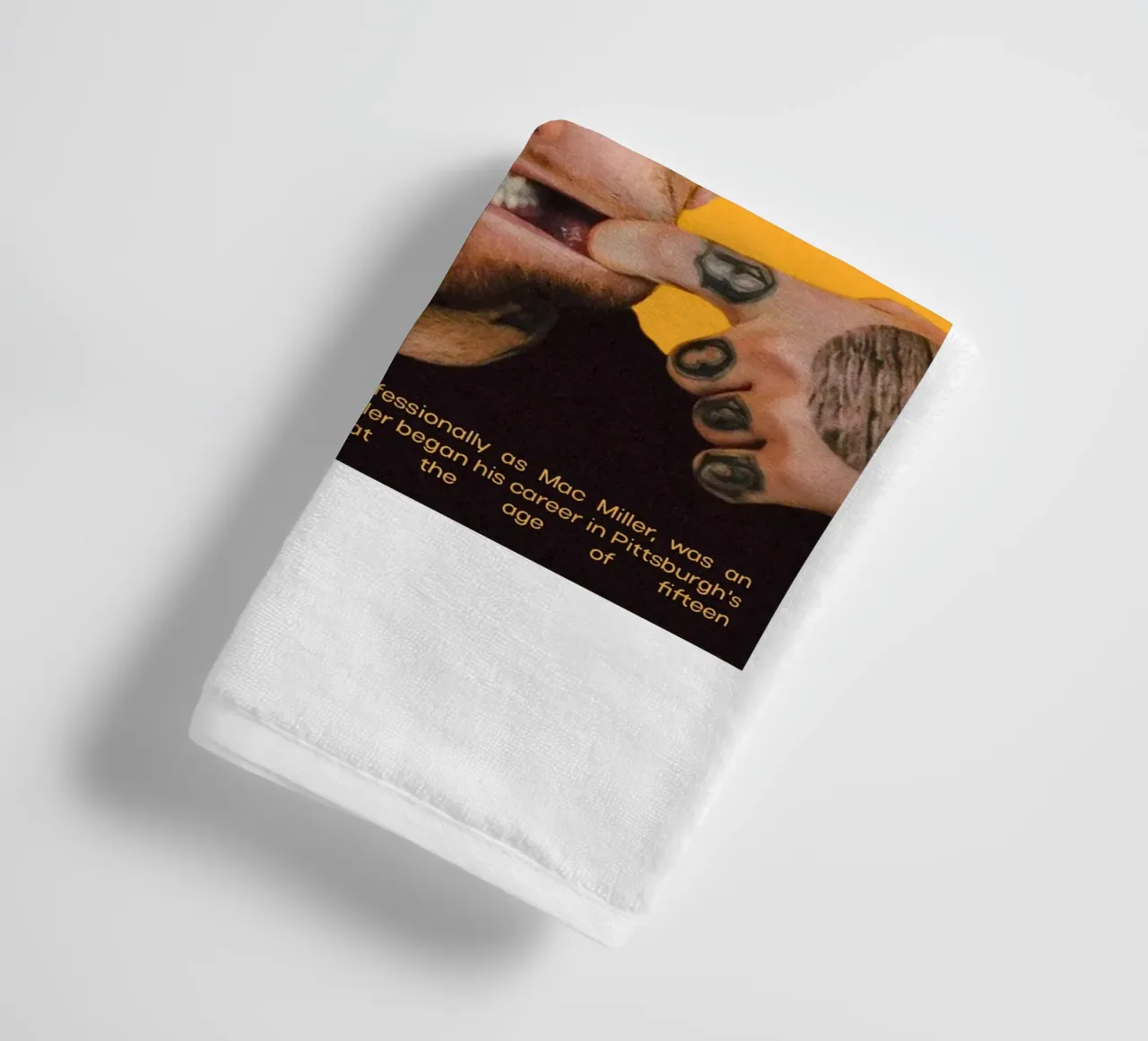 Facce sorridenti e divertenti Mac Miller asciugamano da bagno da softseilish