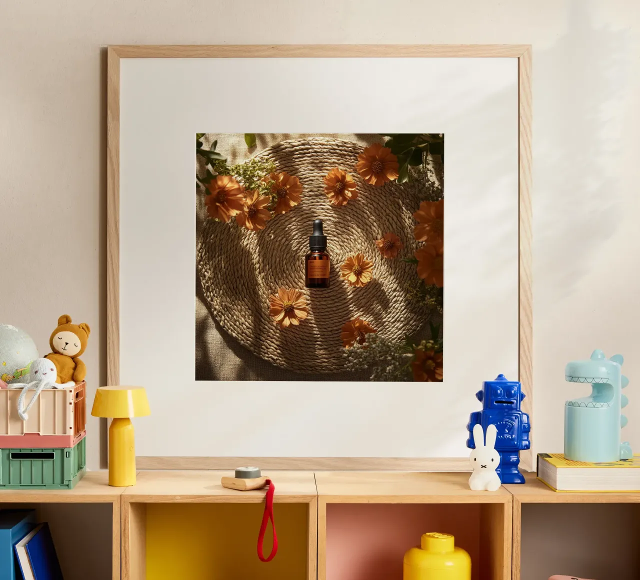 Elisir floreale poster con telaio in plastica da StillVibe Home
