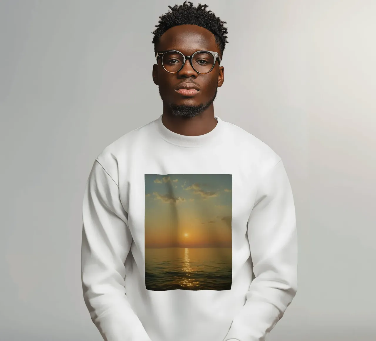 Tramonto sulle acque calme dell'oceano con riflessi dorati felpa da DesignDoodle