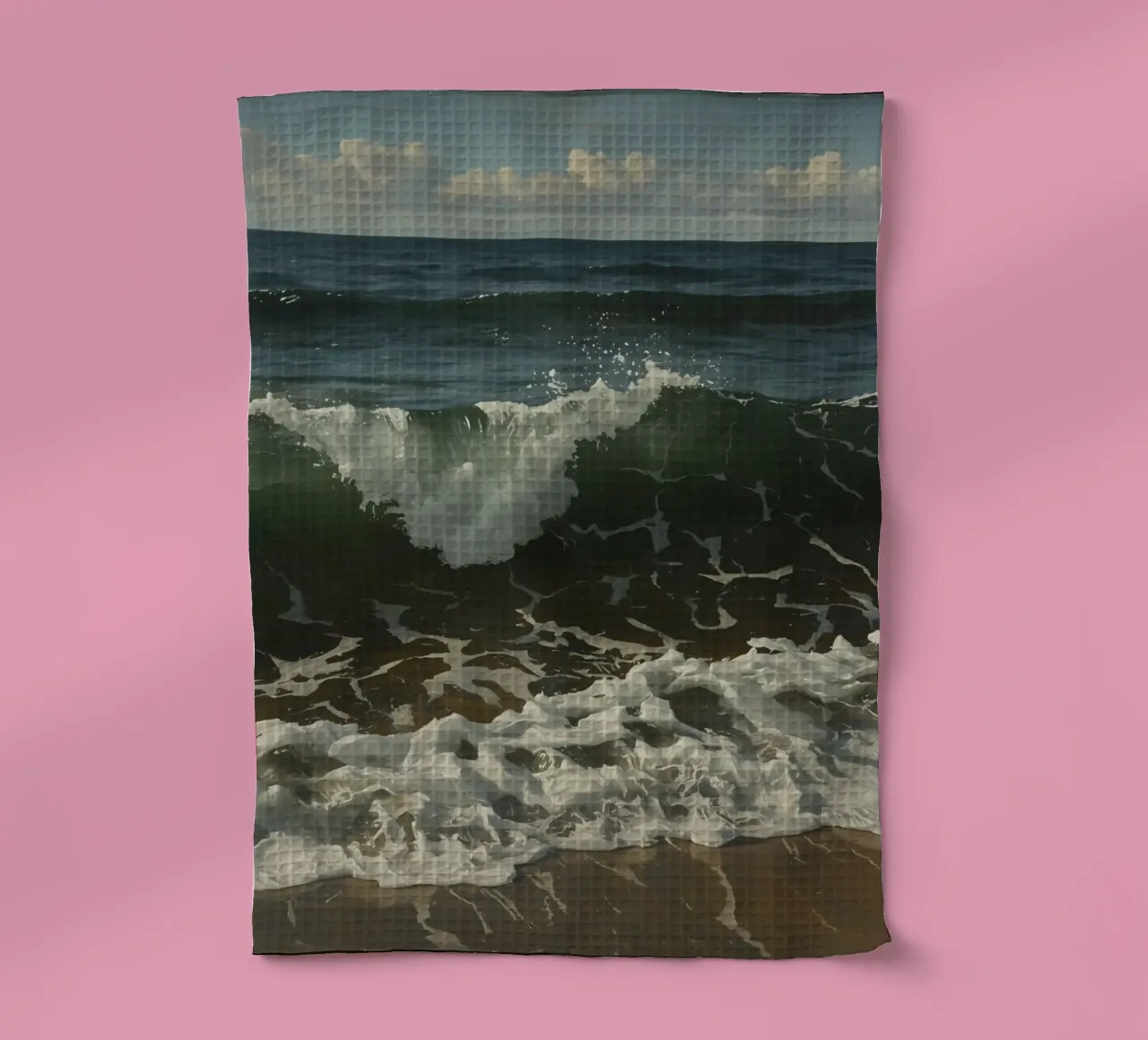 Onde che si infrangono sulla riva sotto un cielo azzurro e limpido canovaccio da cucina da DesignDoodle