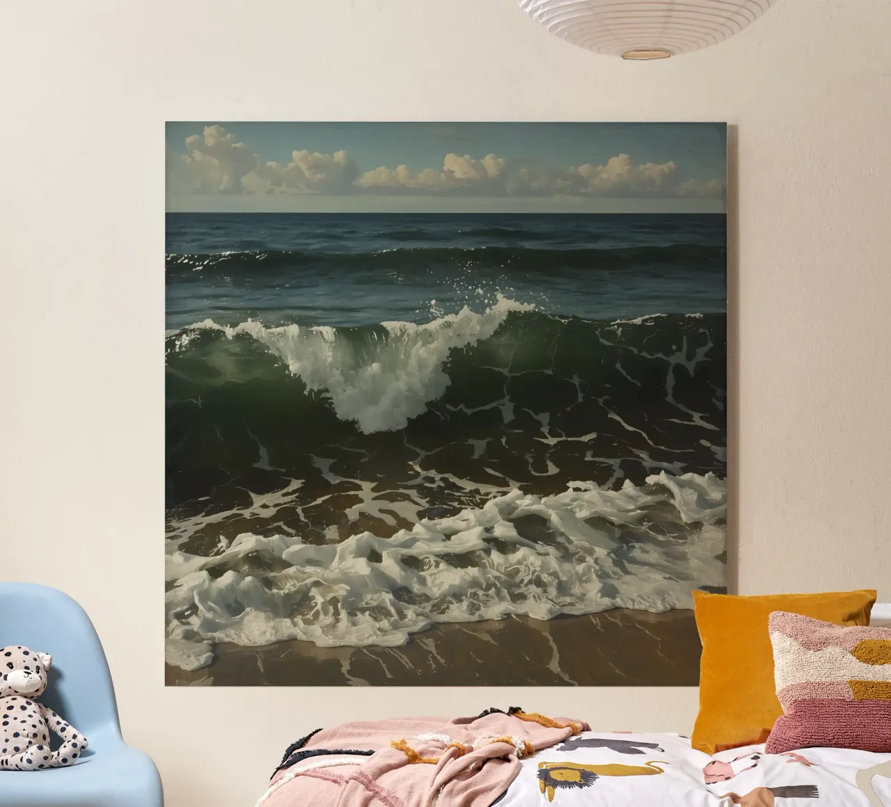 Onde che si infrangono sulla riva sotto un cielo azzurro e limpido plexiglass da DesignDoodle