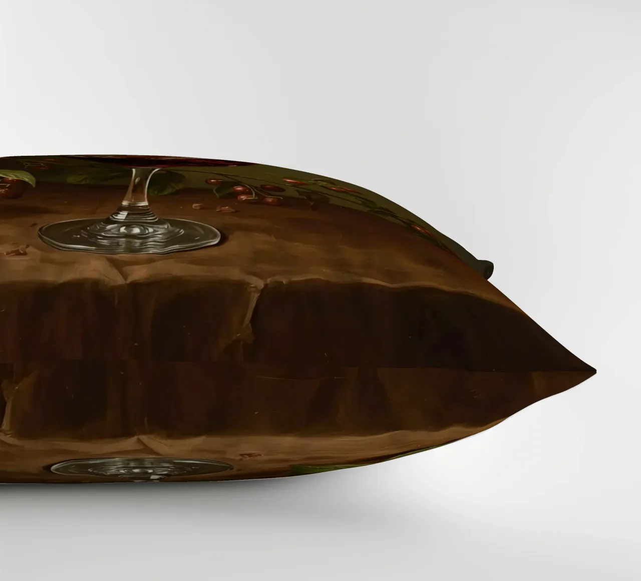 Spruzzi di vino rosso in un bicchiere circondato da bacche mature cuscino da DesignDoodle