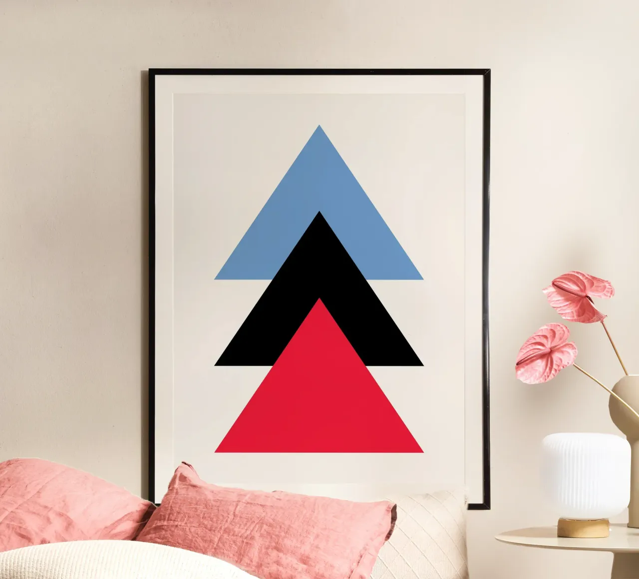 Trío geométrico moderno - Impresión artística en triángulo poster con marco de aluminio de Casa Calm