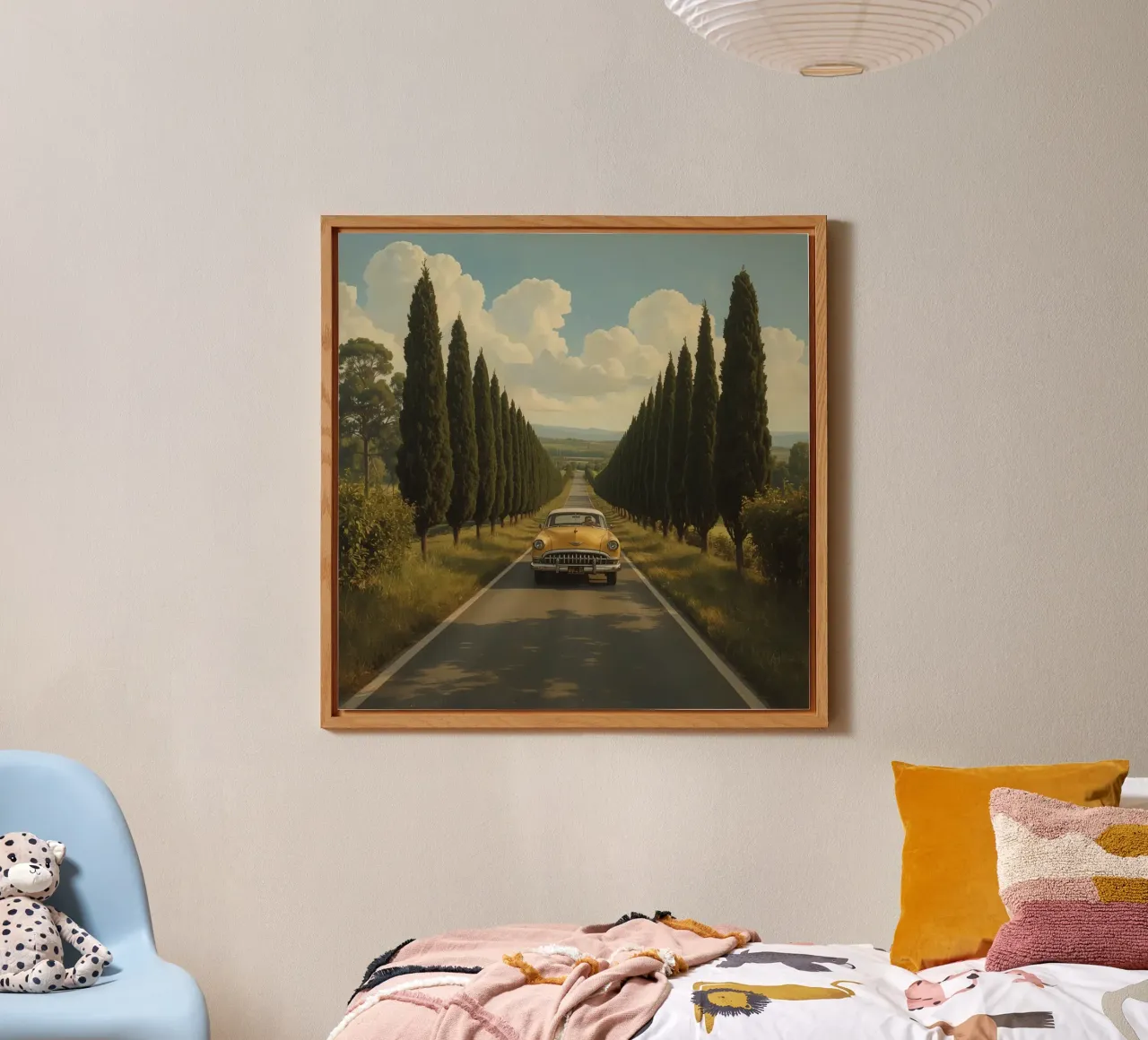 Oldtimer fährt unter bewölktem Himmel eine Allee entlang Alu-Dibond von DesignDoodle