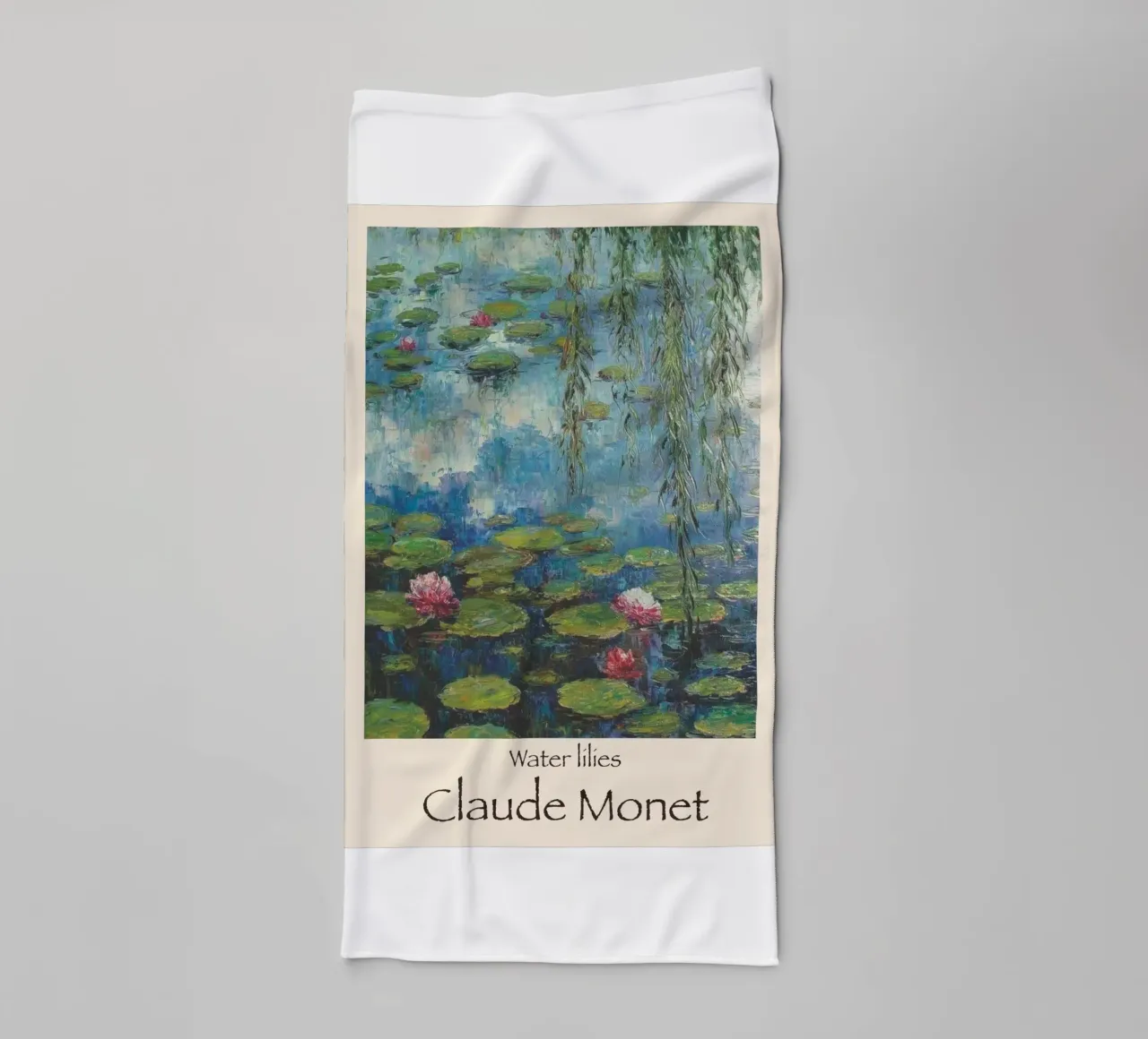 een vijver gevuld met lotusbloemen badhanddoek van SMG Store