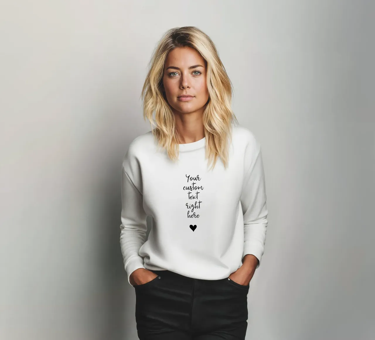 Custom text in black and white with heart Sweatshirt von WORTSPIEL