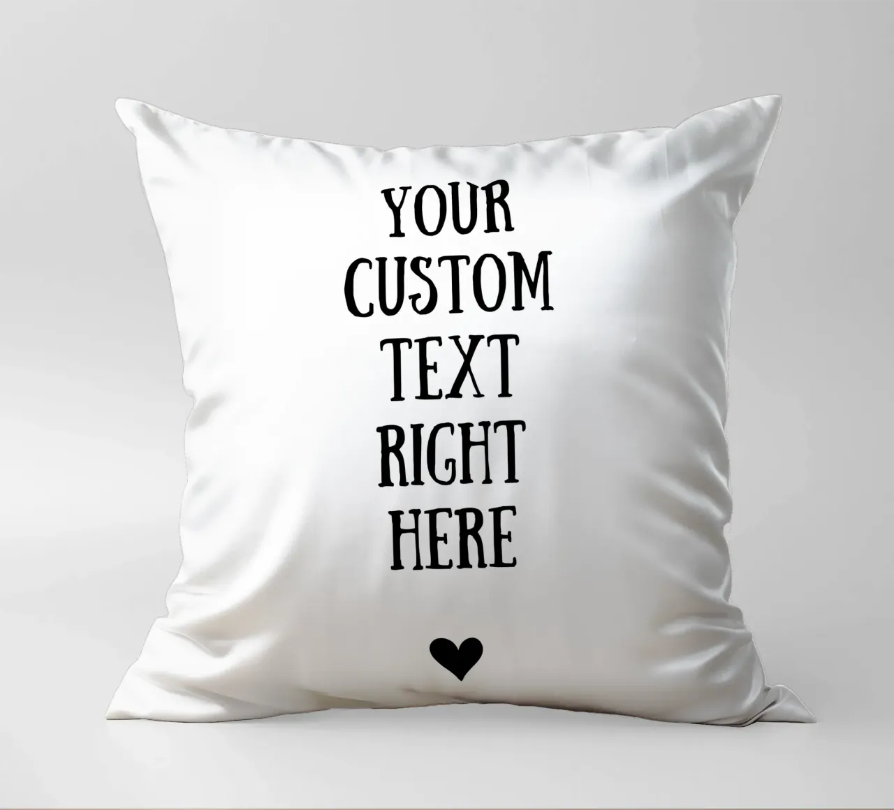 Custom text in black and white with heart cuscino da WORTSPIEL