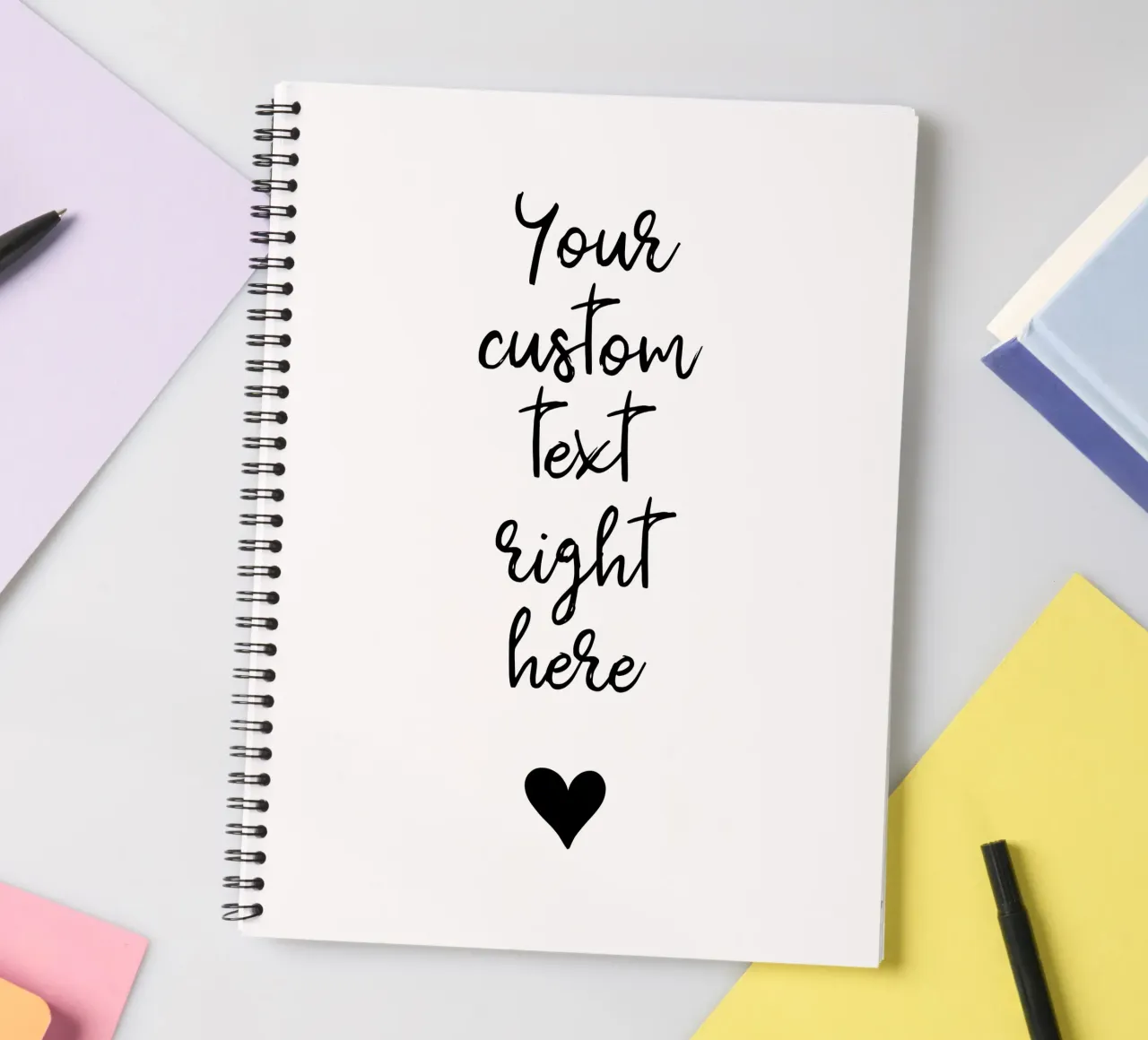 Custom text in black and white with heart Ringbuch von WORTSPIEL