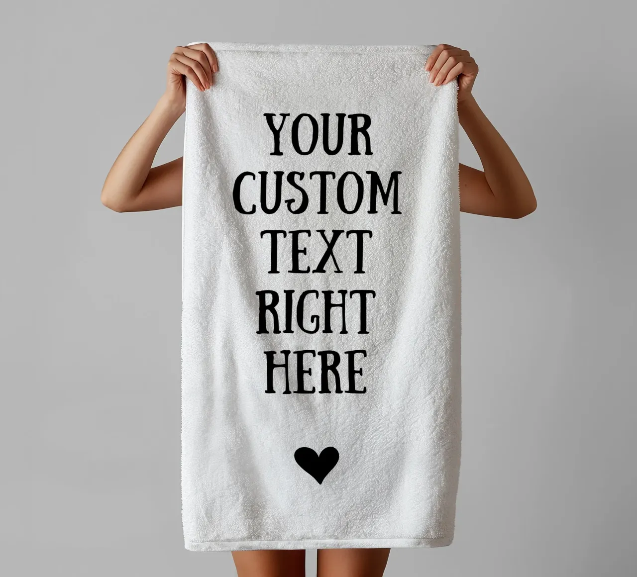 Custom text in black and white with heart asciugamano da bagno da WORTSPIEL