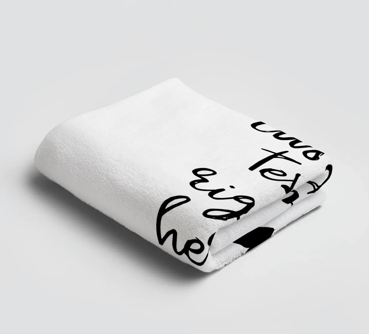 Custom text in black and white with heart Handtuch von WORTSPIEL