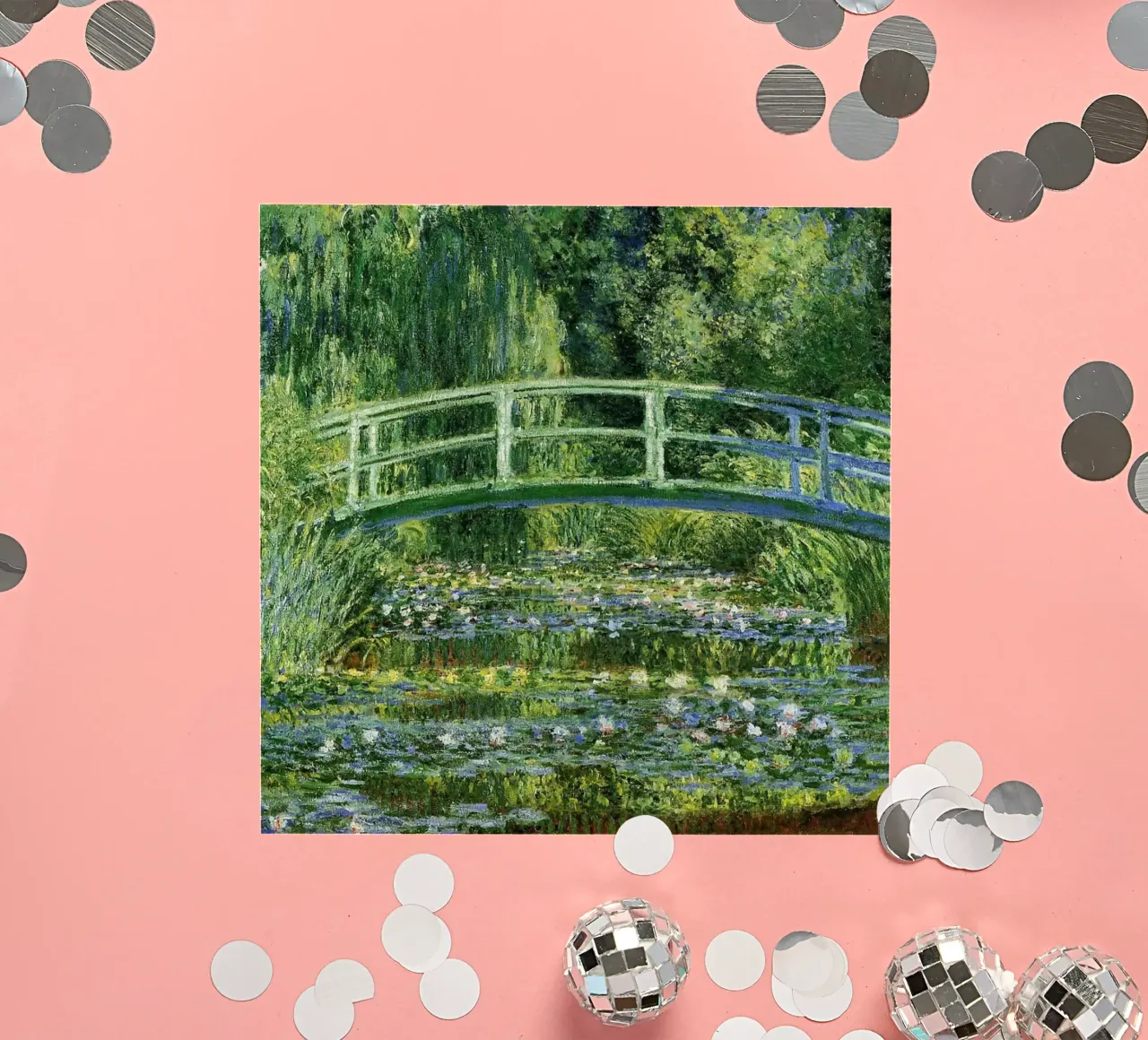 giardino con ponte curvo sullo stagno e ninfee adesivo da SMG Store
