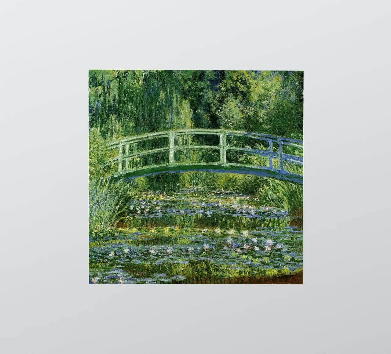 giardino con ponte curvo sullo stagno e ninfee adesivo da SMG Store