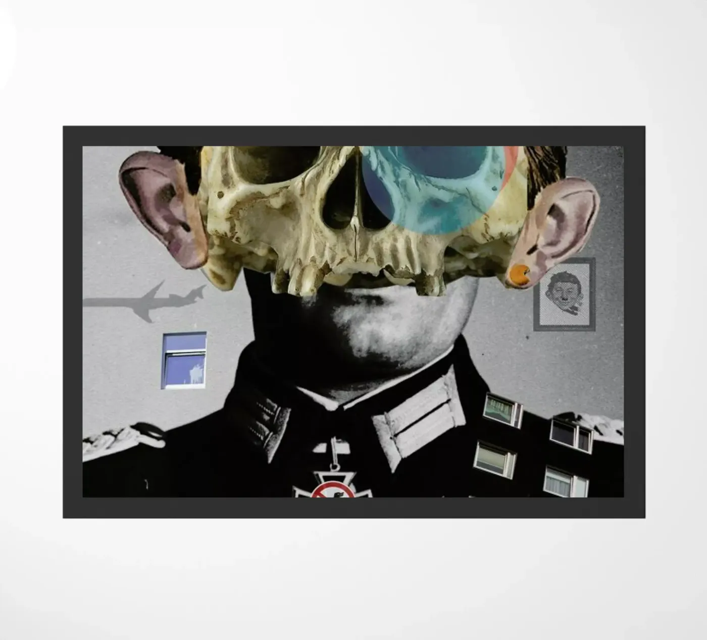 War Collage 2 paillasson de Marko Köppe