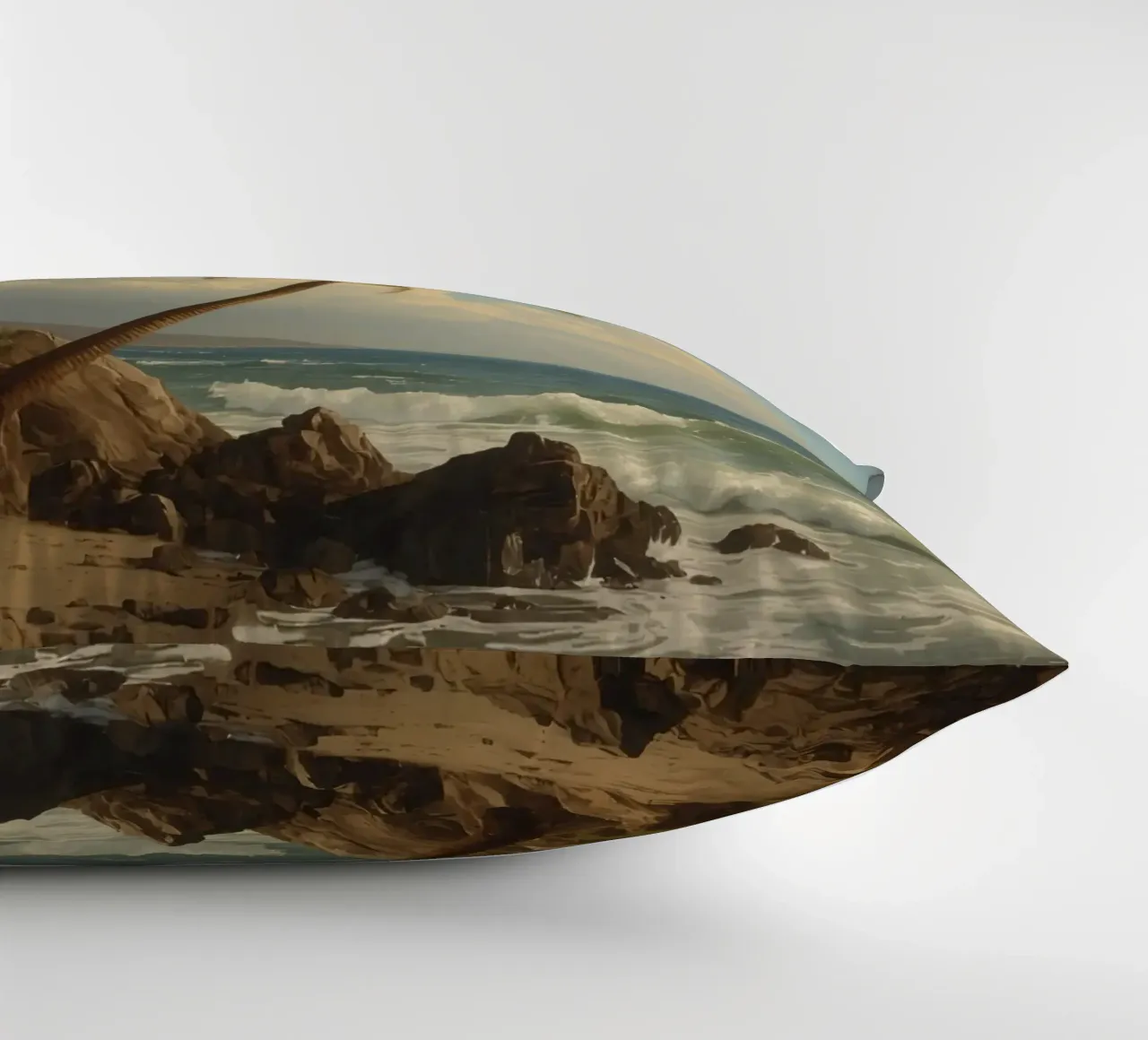 Paesaggio costiero con una palma ad alto fusto cuscino da DesignDoodle