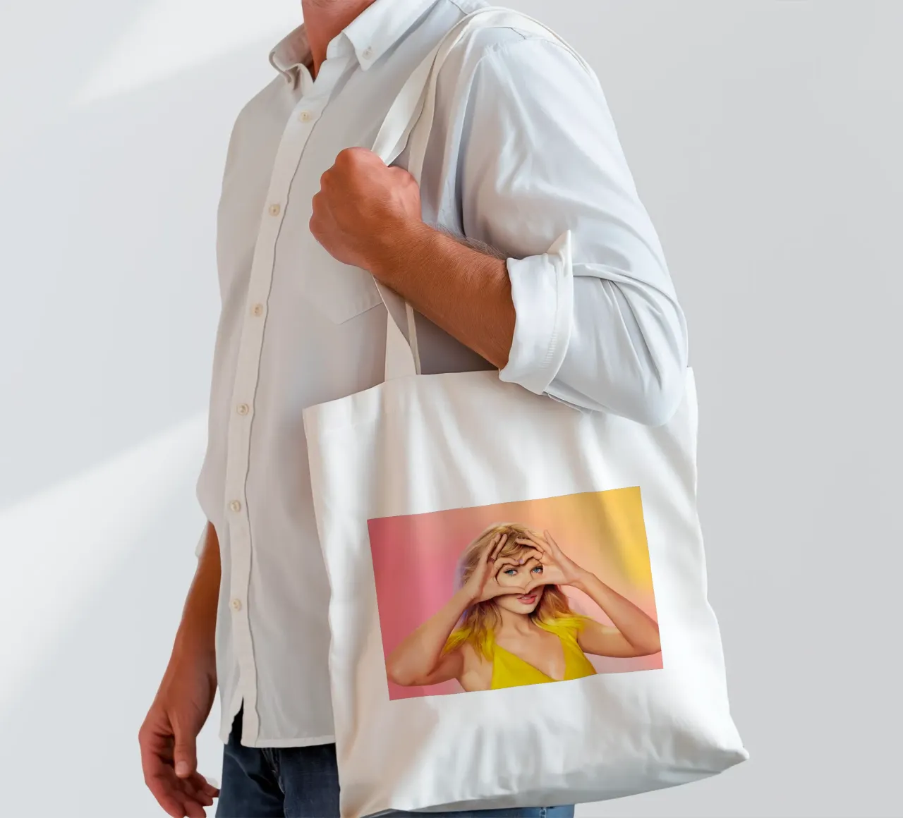 Taylor Swift borsa in juta da Musadad Shop