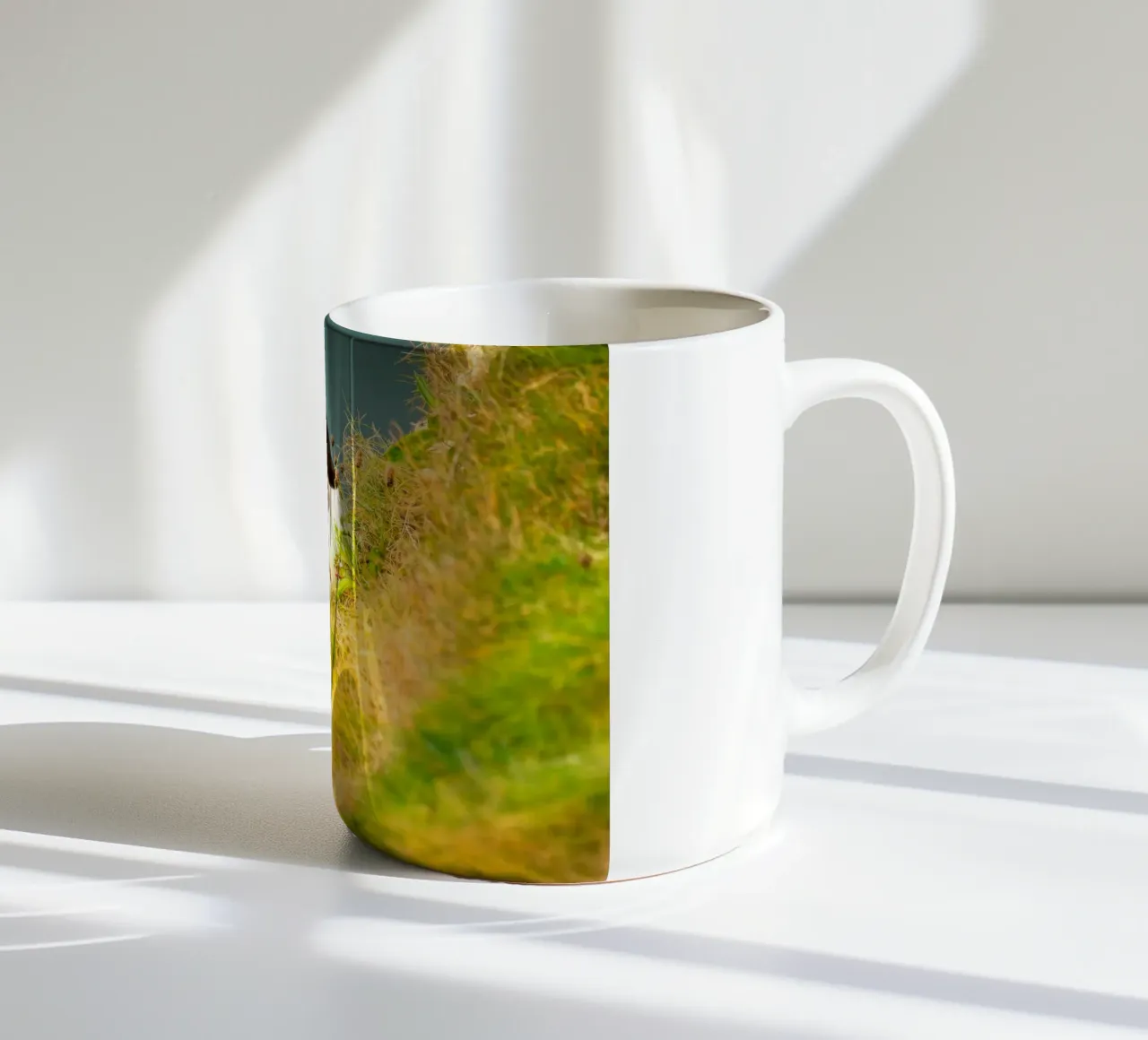 uccello erba tazza in ceramica da Earthly Visions