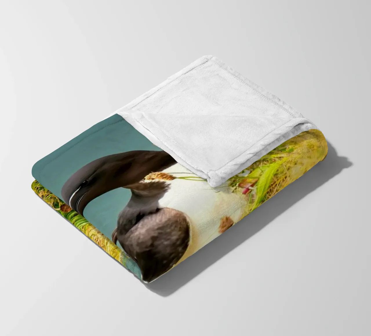 uccello erba coperta in pile da Earthly Visions