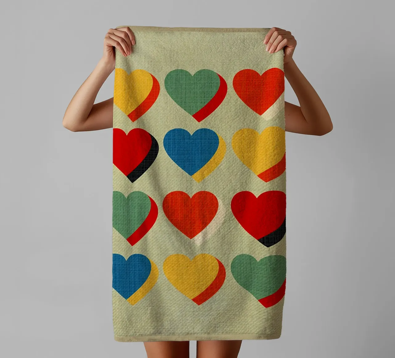 Retro Heart Pattern Bauhaus Style Handtuch von CourtneyStudio