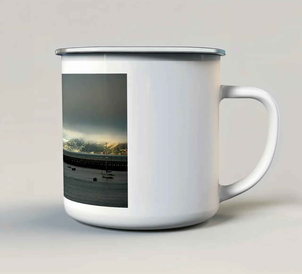molo oceanico tazza in smalto da Earthly Visions