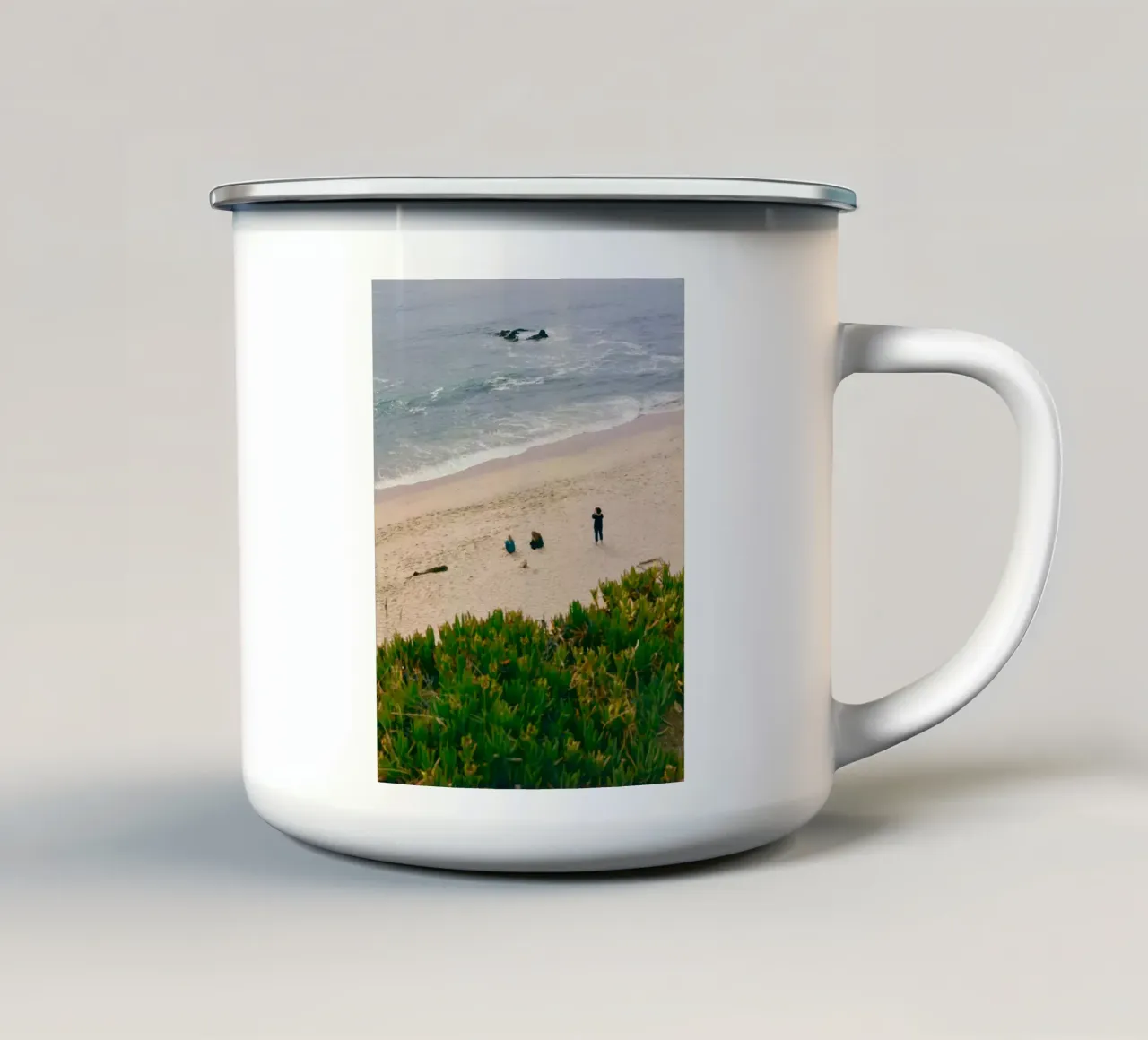 spiaggia oceano tazza in smalto da Earthly Visions