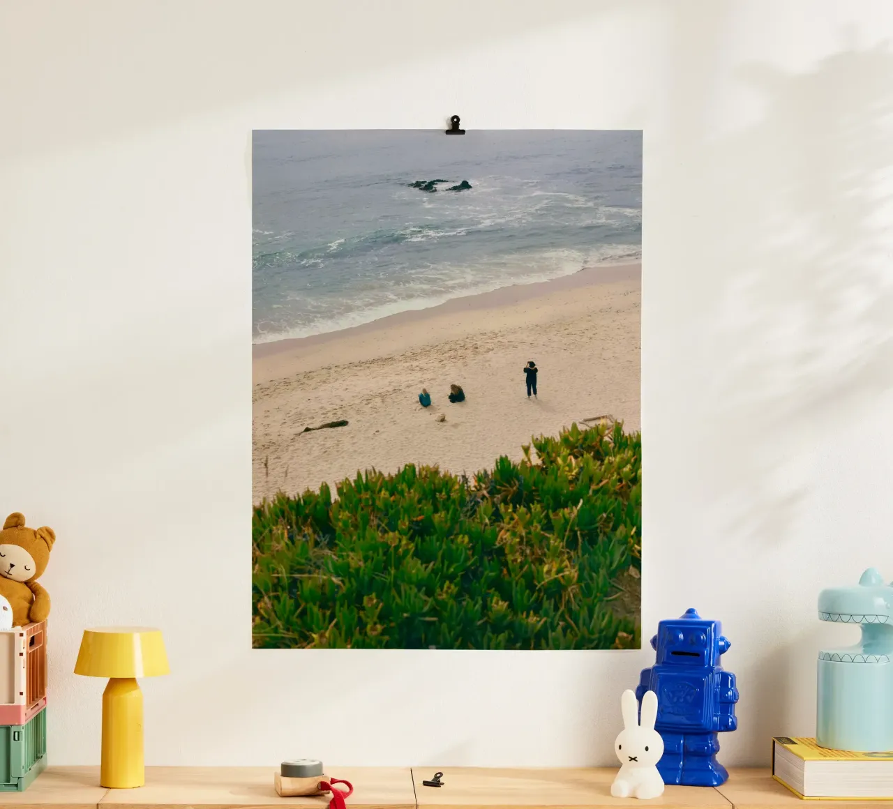 spiaggia oceano poster con telaio in legno da Earthly Visions