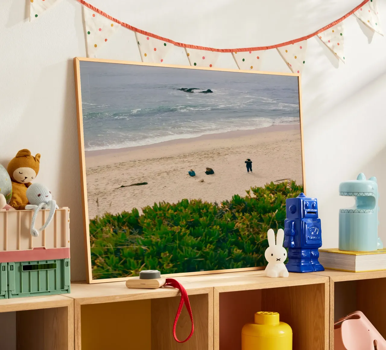 spiaggia oceano poster con telaio in legno da Earthly Visions
