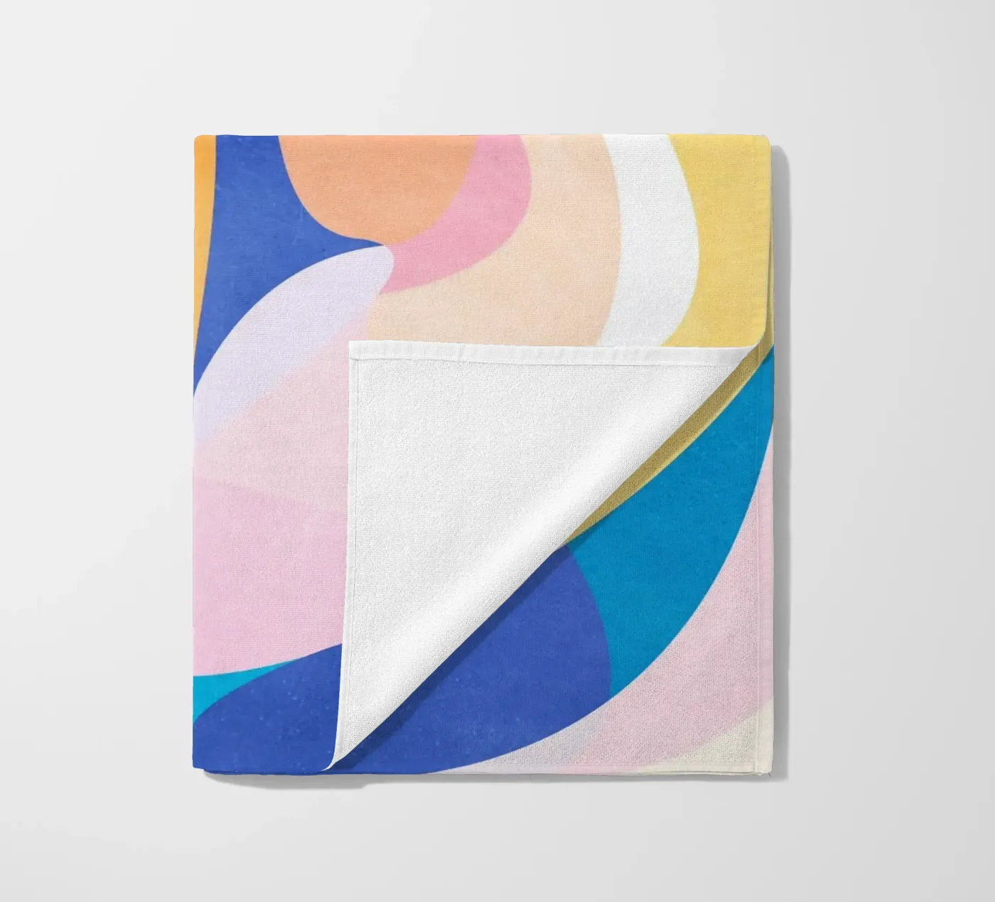Waves Strandtuch von Abstract Joy