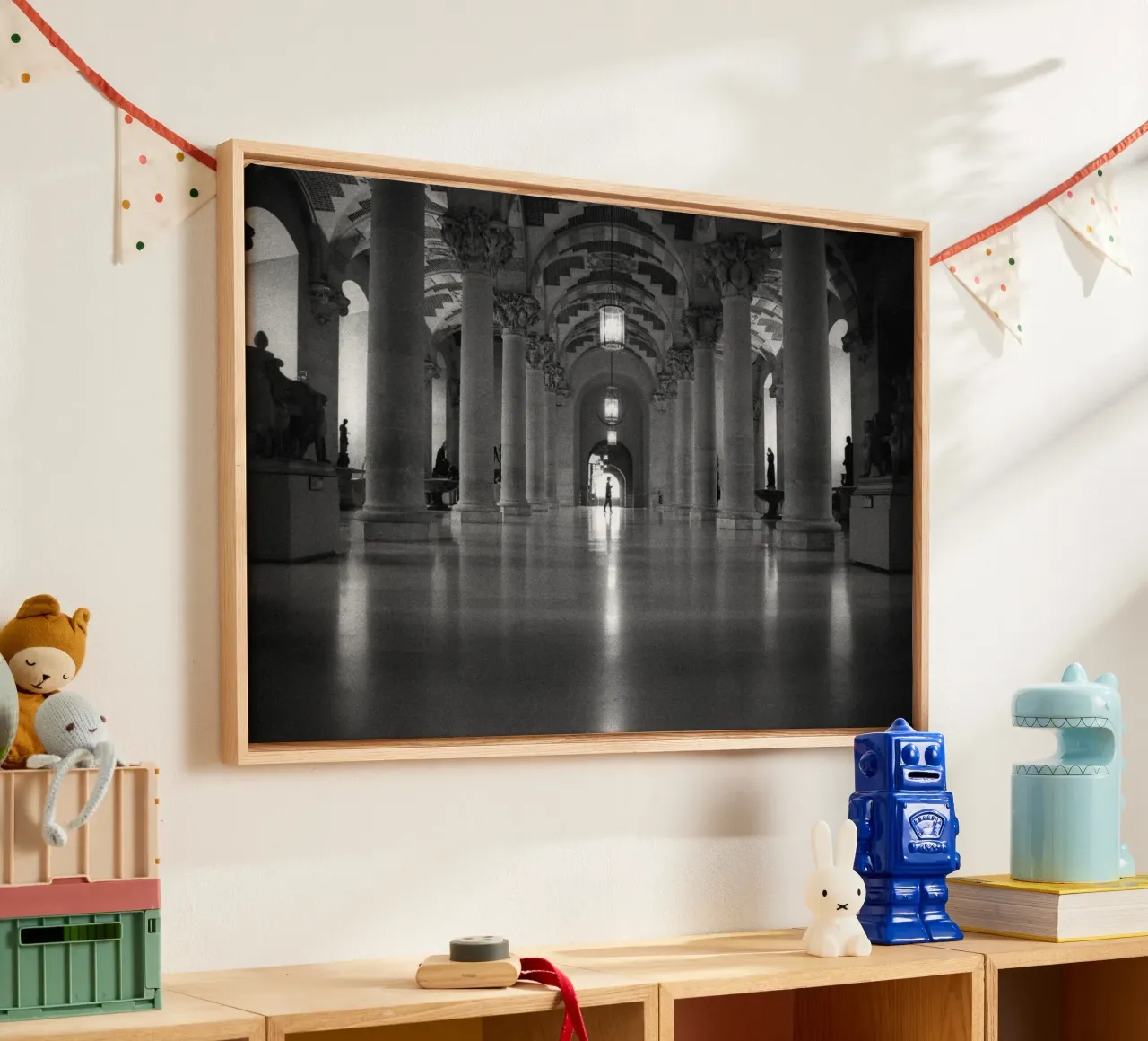 Persi all'interno del Louvre tela con Cornice a cassetta da Tal Paz-Fridman