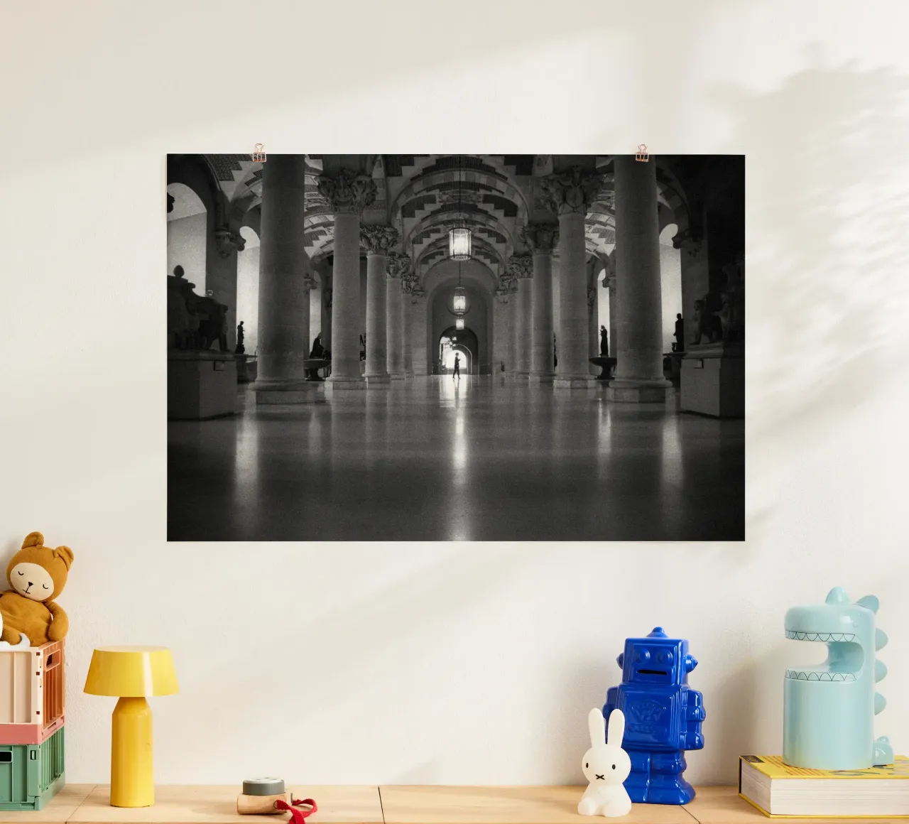 Persi all'interno del Louvre poster da Tal Paz-Fridman