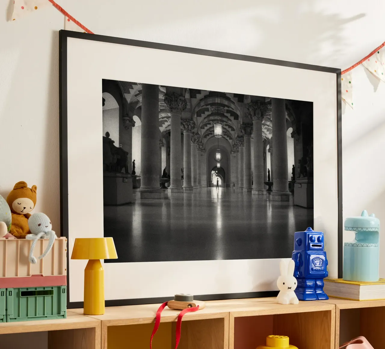 Persi all'interno del Louvre poster da Tal Paz-Fridman