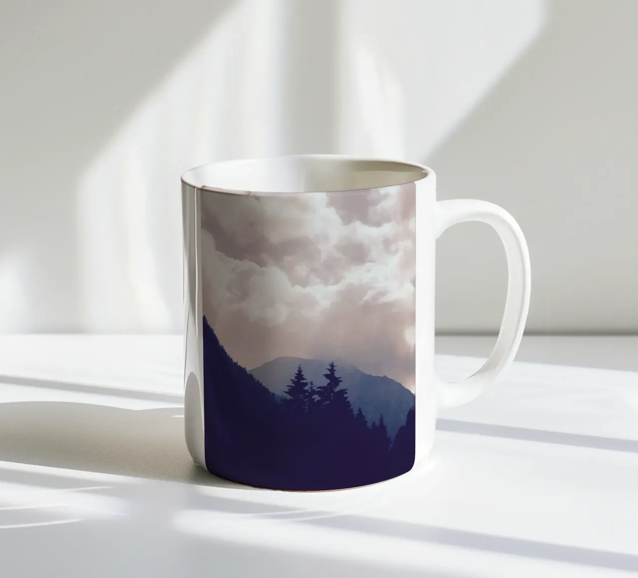 Into the woods Keramik Tasse von Löwenzahntiger