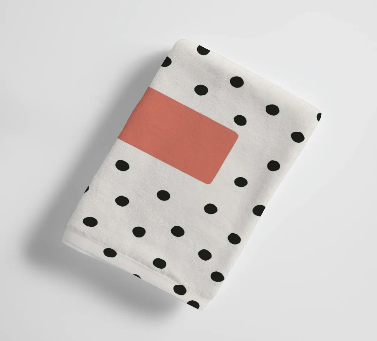 Initiale E sur motif à pois - style scandinave serviette de bain de KidzStudio