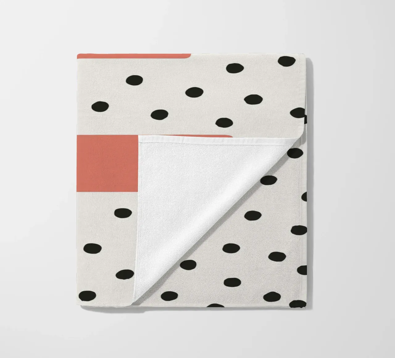 Initial E on dot pattern - Scandinavian style beach towel by KidzStudio