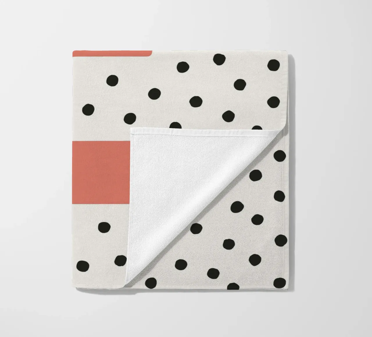 Initial E on dot pattern - Scandinavian style beach towel by KidzStudio