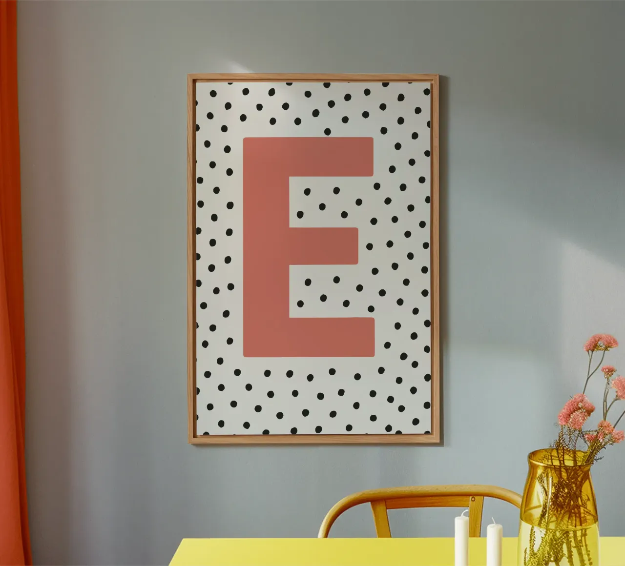 Initial E on dot pattern - Scandinavian style alu-dibond by KidzStudio