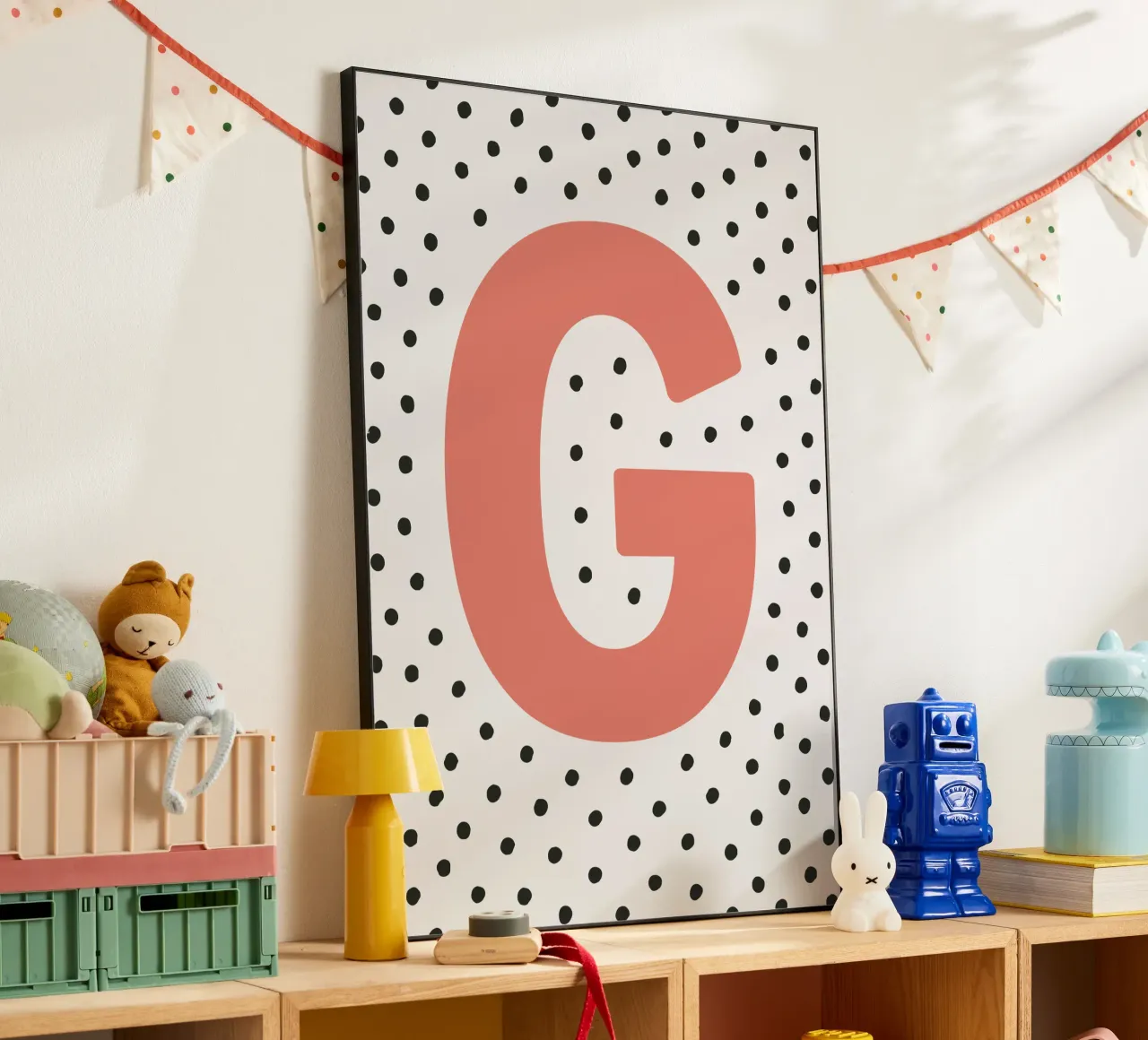 Initial G on dot pattern - Scandinavian style alu-dibond by KidzStudio